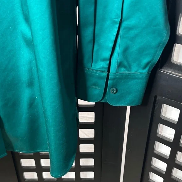 💚 Chico’s Emerald Green No Iron Cotton Tunic Button Top Women’s Size 1 Large 💚 - Picture 5 of 14